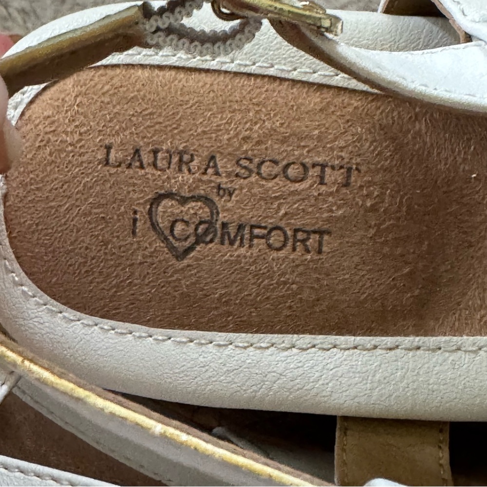 White Laura Scott Wedge Open-toe Sandals with Floral Accent Size 8 - Picture 11 of 14